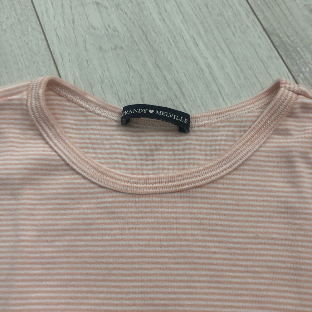 BRANDY MELVILLE PINK AND WHITE STRIPE CROP TEE